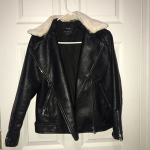 OVERSIZED leather jacket!